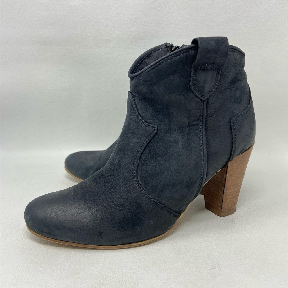 STEVEN BY STEVE MADDEN Black Leather Zip Heeled Ankle Boots.